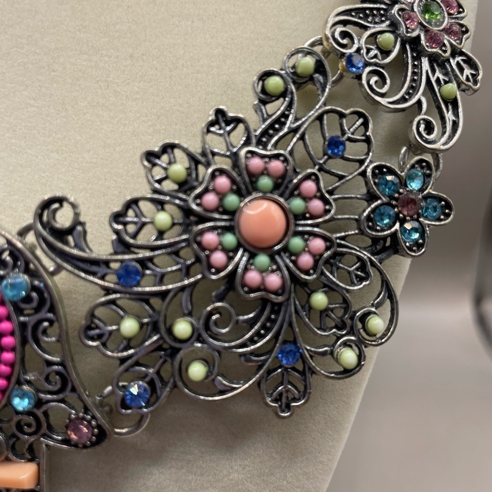 Silver Tone Statement Necklace With Egyptian Hams… - image 3